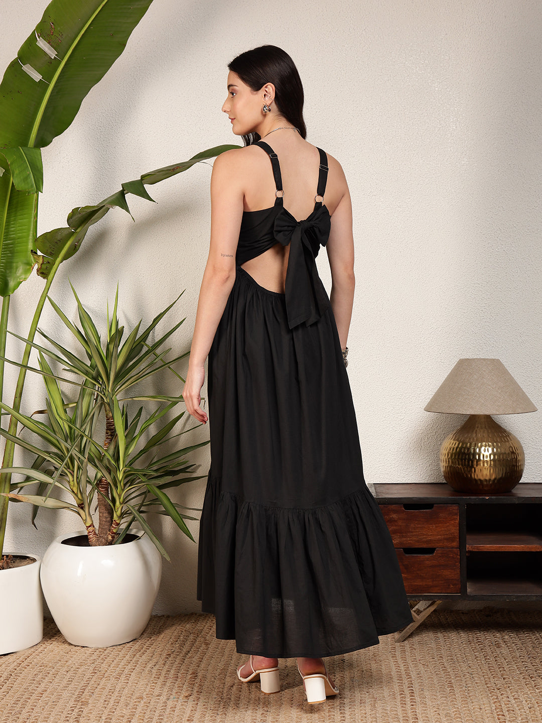 Modsik Black Solid Maxi Dress
